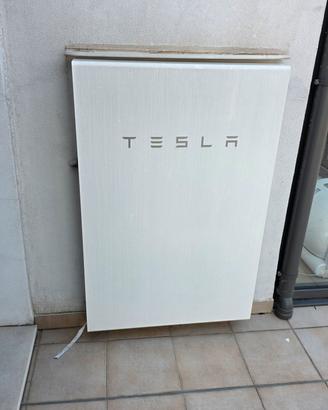 Batteria di accumulo Tesla Powerwall 2
