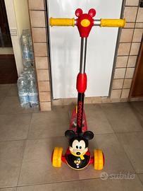 Monopattino mickey mouse