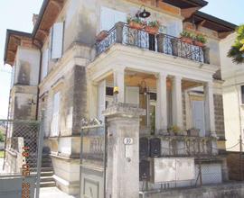 Villa Liberty in pieno centro