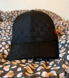 cappello nero gucci