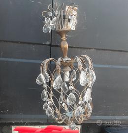 Lampadario con gocce di vetro