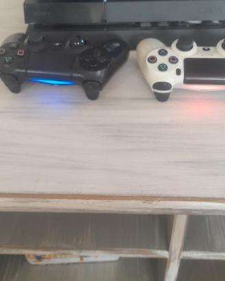 PS4 500GB + 2 Joypad – Perfettamente funzionante