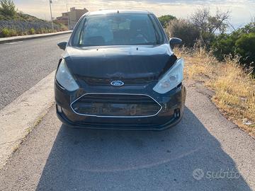 Ford Bmax 1.6 tdci titanium 2014 incidentata
