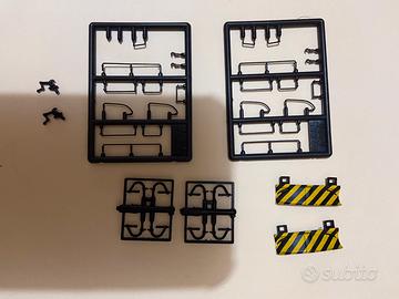 Ricambi per trenini elettrici.