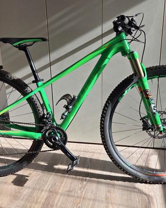 MTB CUBE 29" taglia S telaio in carbonio