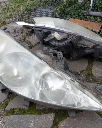 fari anteriori Peugeot 207