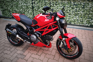 Ducati Monster 696+ Racing