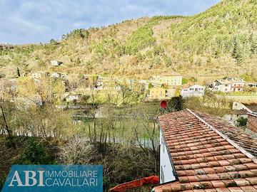 Rustico / Casale di 200 m² con più di 5 locali a M