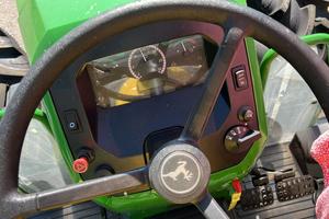 John Deere 5050E