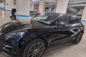 Porsche Macan 2.0 anno 2021 benzina 180 kw
