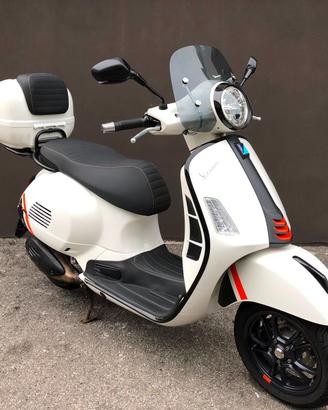 Vespa GTS 300 Super sport