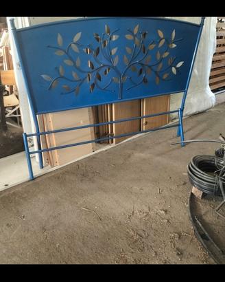 letto in ferro blu