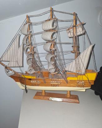 Soprammobile: modellino barca Semon Bolivar 