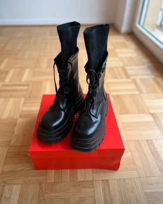 Stivali Laura Biagiotti Chunky con calza integrata
