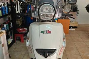 Aprilia scarabeo 300s