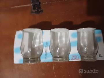 vari oggetti per la casa 