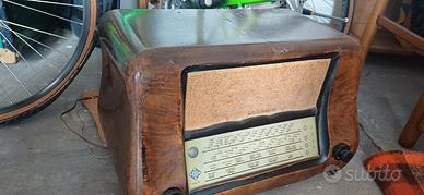 Radio Telefunken antica da sistemare
