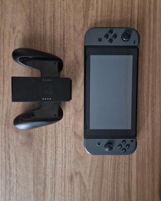 Nintendo Switch 2018 + 4 giochi + Accessori 
