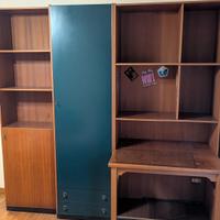 Armadio con scrivania integrata e libreria 