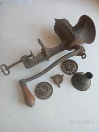 Tritacarne. Antiquariato. Cimelio.