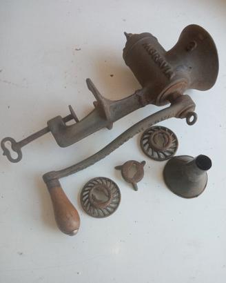 Tritacarne. Antiquariato. Cimelio.