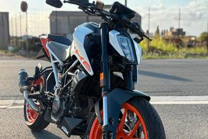 KTM Duke 125