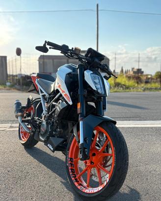 KTM Duke 125