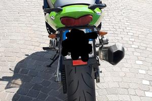 Kawasaki ninja zx9r del 2001