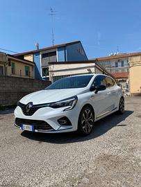 Clio hybrid 140 cv SERIE LIMITATA DA VETRINA