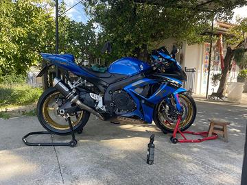 Suzuki Gsx R 750 k7