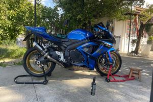 Suzuki Gsx R 750 k7