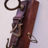 Appendino da parete artigianale, stile equestre