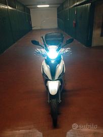 Kymco people s 200