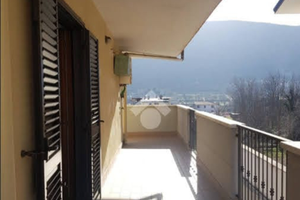 Appartamento 100 mq - box auto Valle di Maddaloni