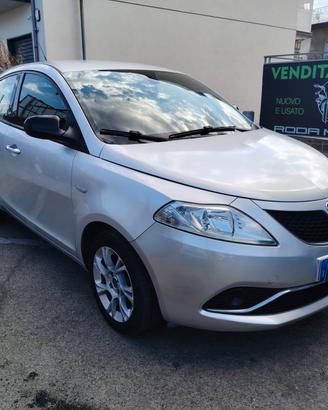 Lancia Ypsilon 1.2 69 CV 5 porte Gold