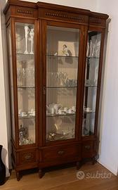 Vetrina antiquariato restaurata