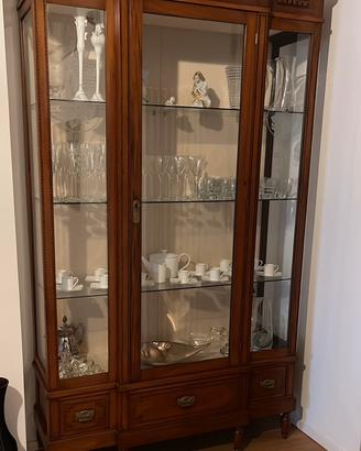 Vetrina antiquariato restaurata