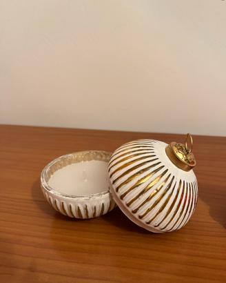 Sfera in ceramica plissé con candela di TonoSuTono
