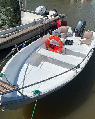 Barca open con motore 20cv 4 tempi