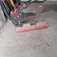 Trancia per coppi / tegole MONTOLIT