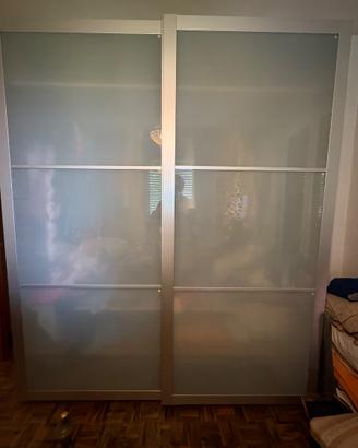 Armadio ad ante scorrevoli ikea mod. Pax/mehamn