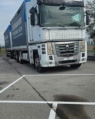 Autocarro Renault Magnum 500