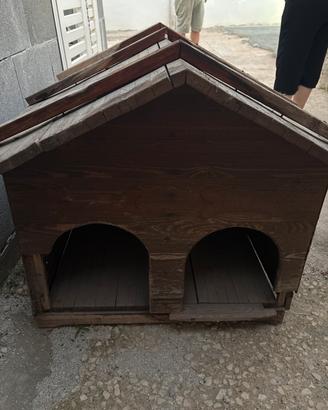 cuccia per cani in legno