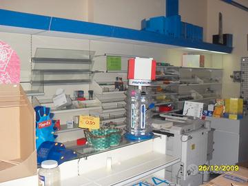 scaffali per negozio 