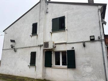 Casa indipendente su 3 lati di recente ristruttura