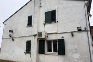 Casa indipendente su 3 lati di recente ristruttura