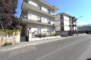 3 LOCALI A PORTICI