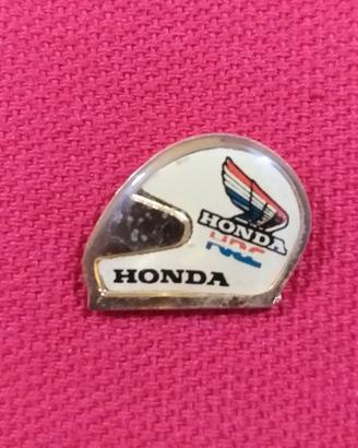 Pin Honda HRC Colore chiaro Forma casco vintage