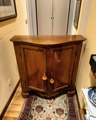 2 credenze antiche in noce. 