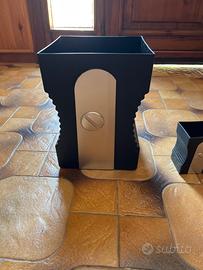 Cestino e portapenne a forma di temperino